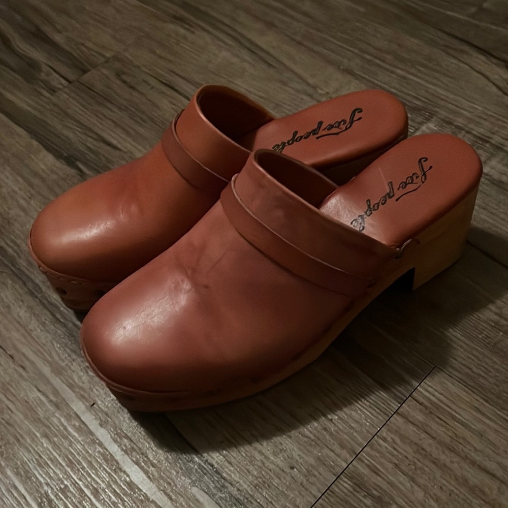 Free People Calabasas Clogs - Tan - 38/8